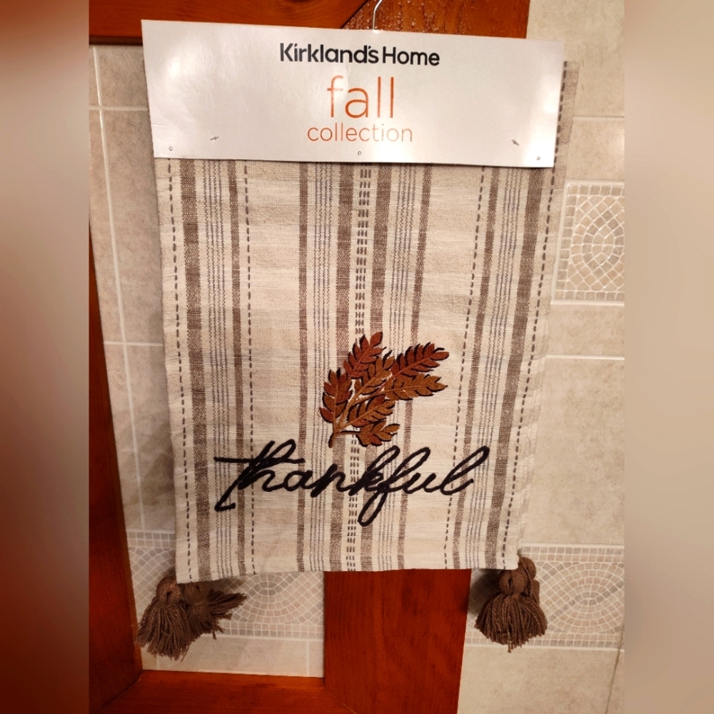 KIRKLAND'S TABLE RUNNER